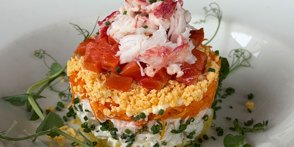 Салат мимоза с крабом и неркой